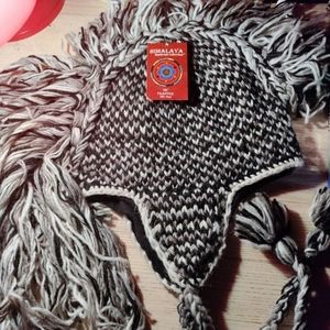 D&Y Himalayan handcrafted tassel beanie